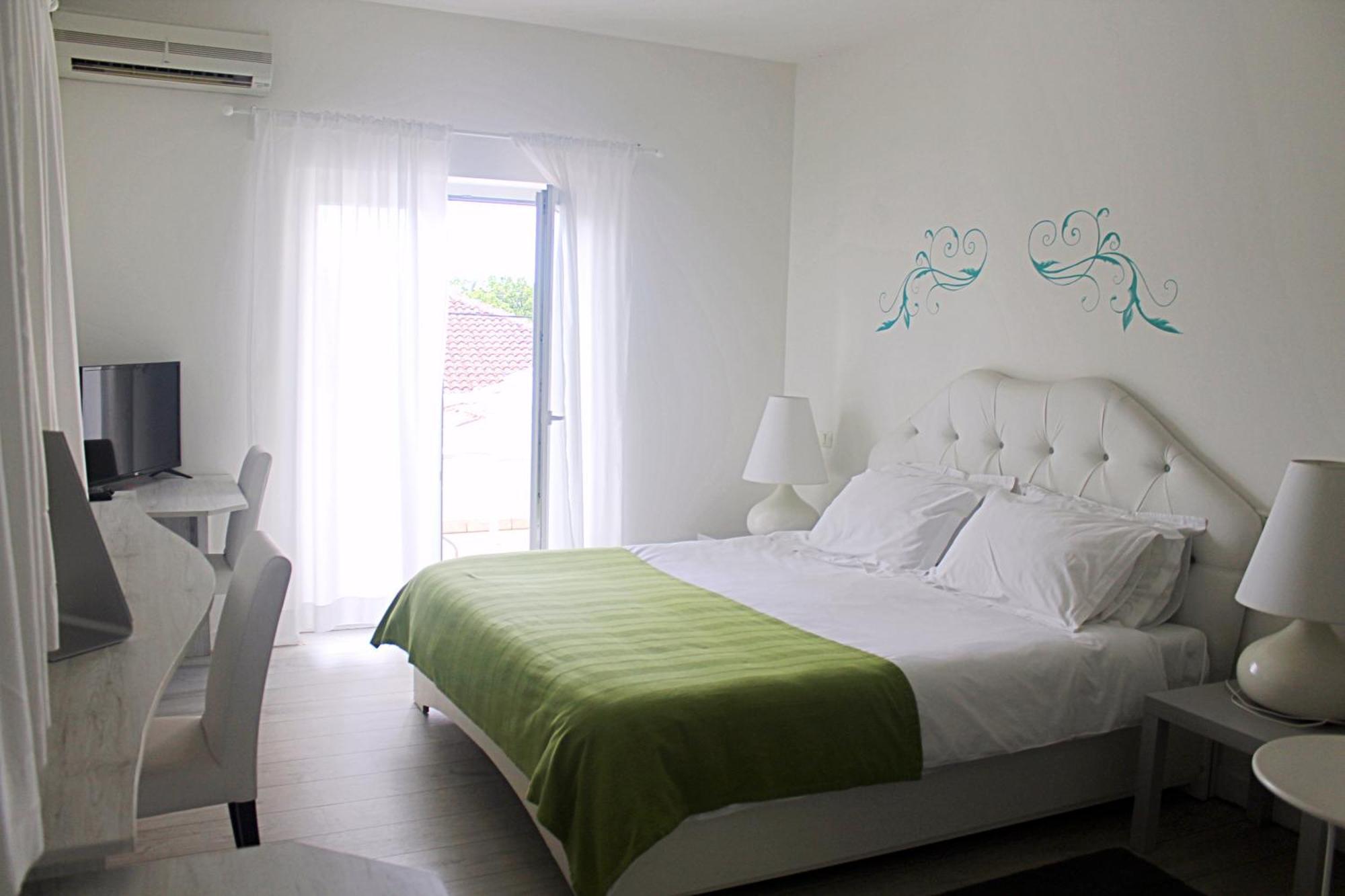 Hotel La Settima Luna Савудрия Екстериор снимка