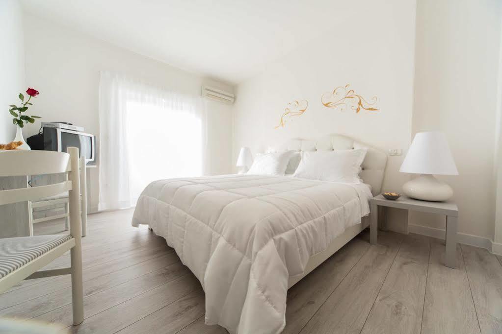 Hotel La Settima Luna Савудрия Екстериор снимка
